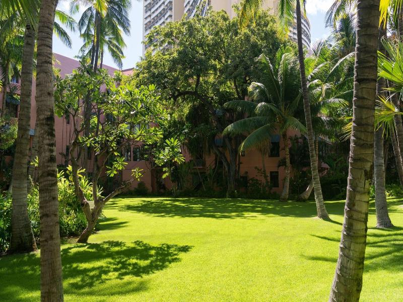 Royal Hawaiian image