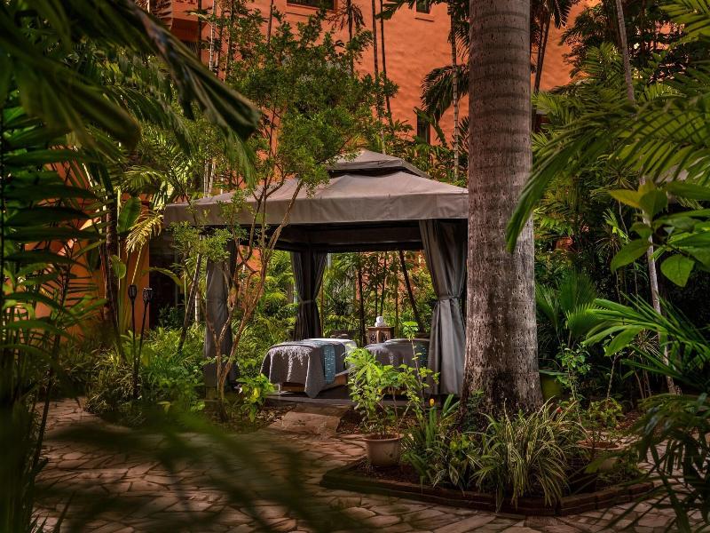 Royal Hawaiian image