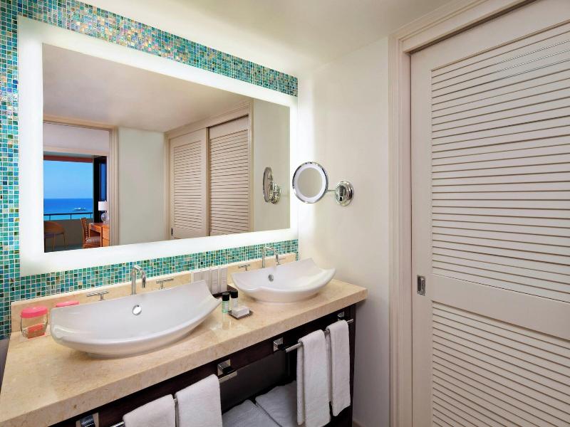 Royal Hawaiian image