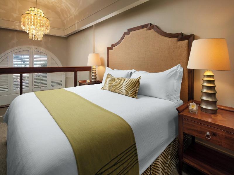 Royal Hawaiian image