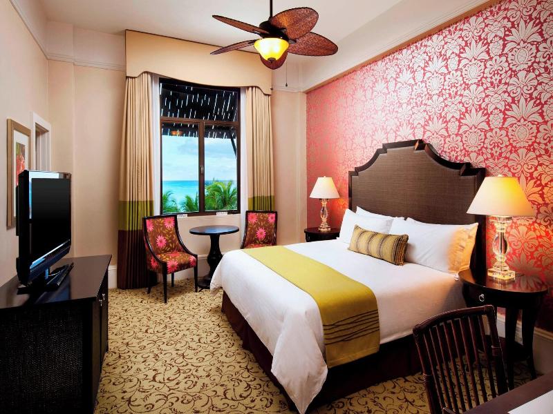 Royal Hawaiian image