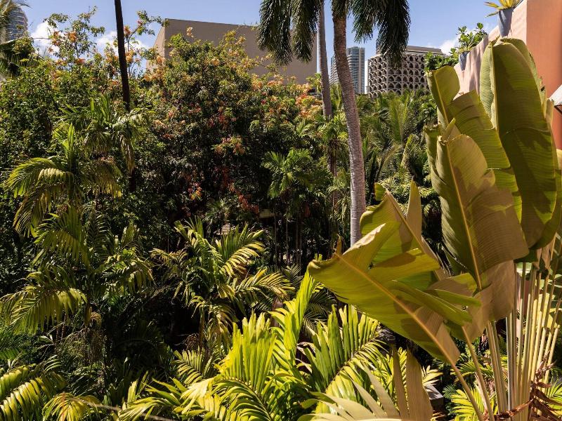 Royal Hawaiian image