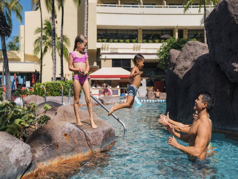 Sheraton Waikiki image