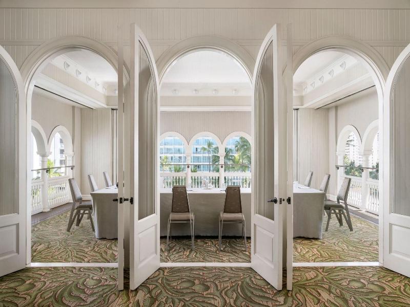 Moana Surfrider image
