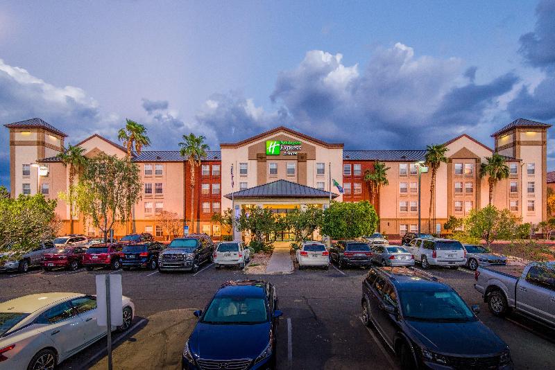 Holiday Inn Express Phoenix Airport 