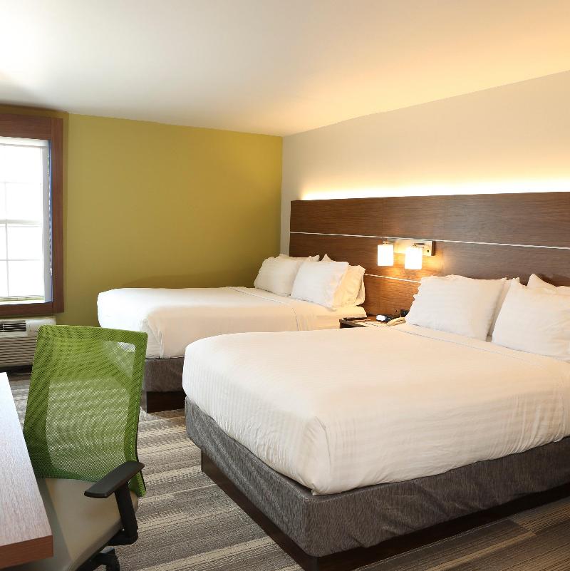 Holiday Inn Express Phoenix Airport photo 13