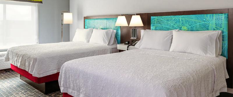Hampton Inn & Suites Cathedral City image