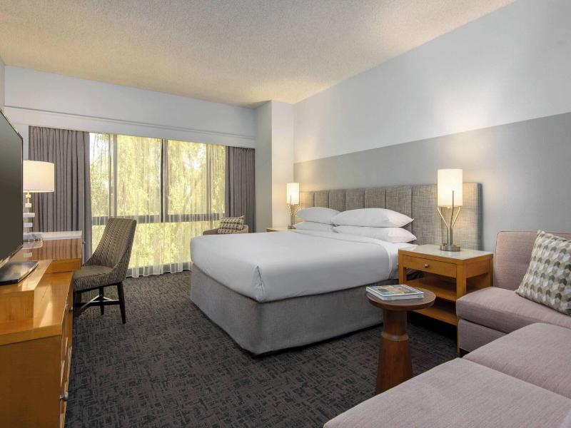 Renaissance Palm Springs Hotel image