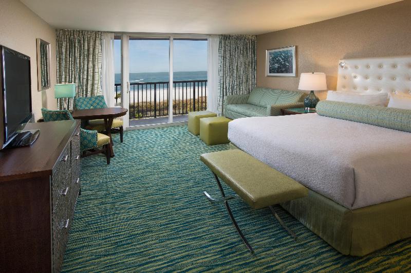 Cirque St. Armands Beachside