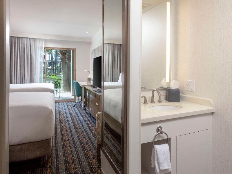 DoubleTree by Hilton San Diego Bayside image