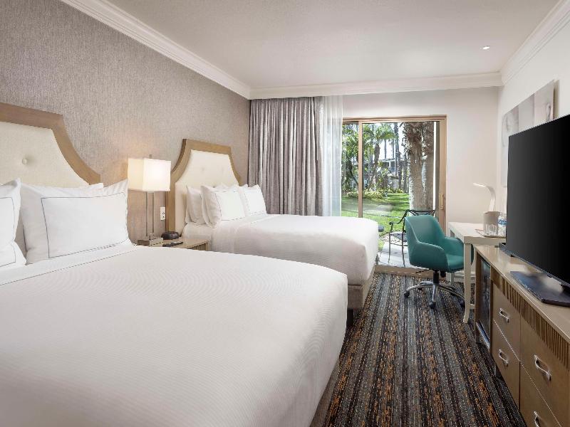 DoubleTree by Hilton San Diego Bayside image