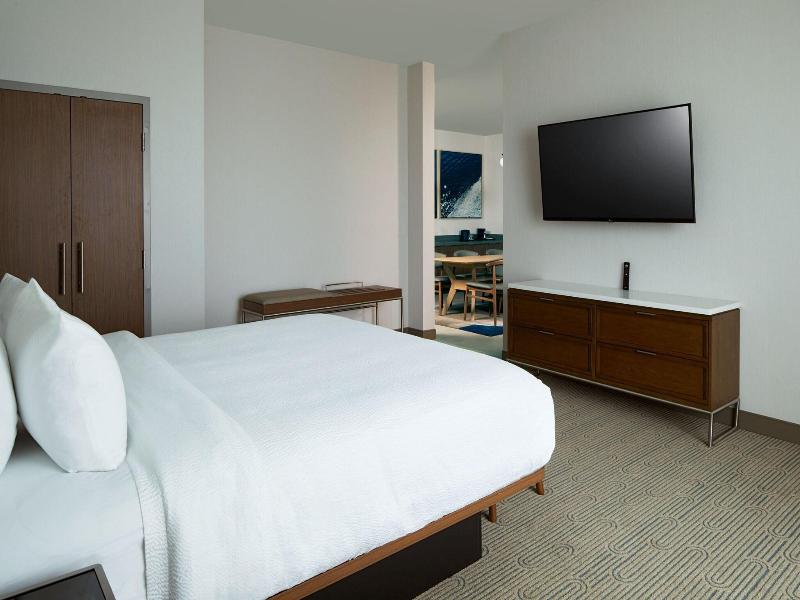 La Quinta Inn Suites Santa Barbara Downtown image