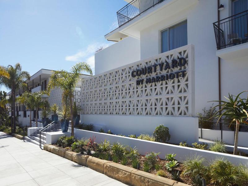 La Quinta Inn Suites Santa Barbara Downtown image