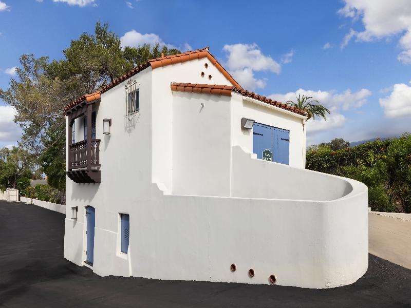 FOUND Hotels, Santa Barbara, series by Marriot image