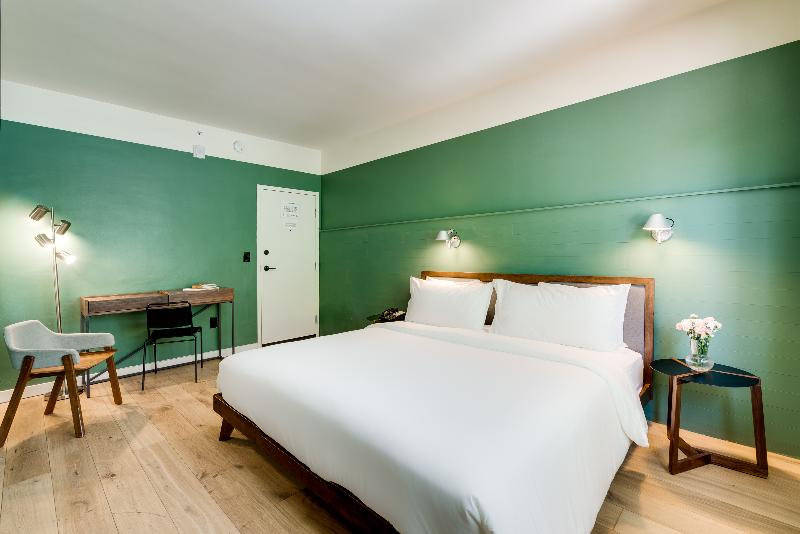 Bed room
