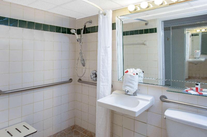 デイズ ホテル サンダーバード ビーチ リゾート