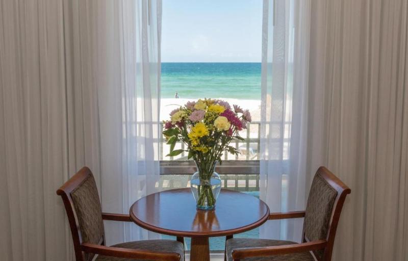 デイズ ホテル サンダーバード ビーチ リゾート