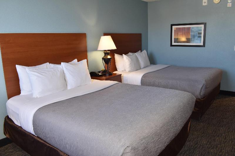 Quality Inn & Suites Garden of the Gods image