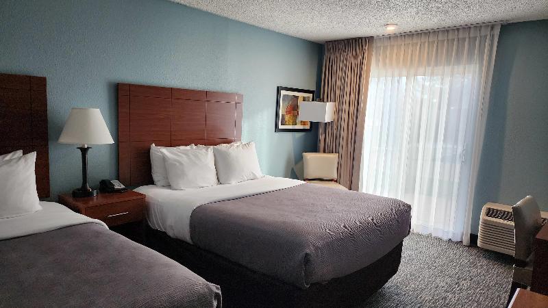 Quality Inn & Suites Garden of the Gods image