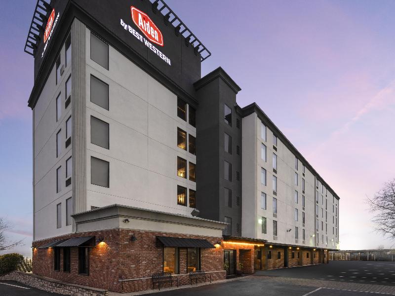 Aiden by Best Western Newark Airport image