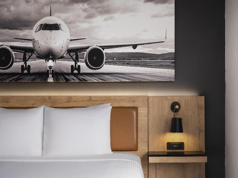 Aiden by Best Western Newark Airport image