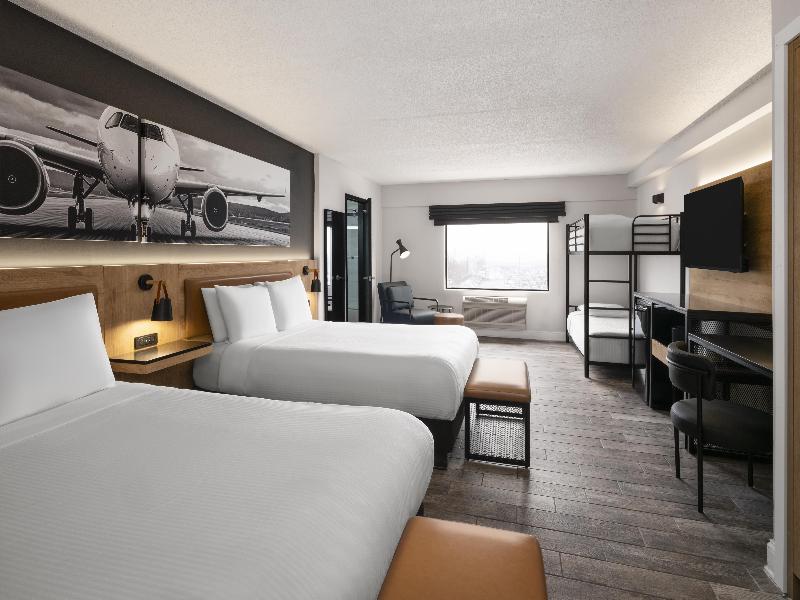 Aiden by Best Western Newark Airport image