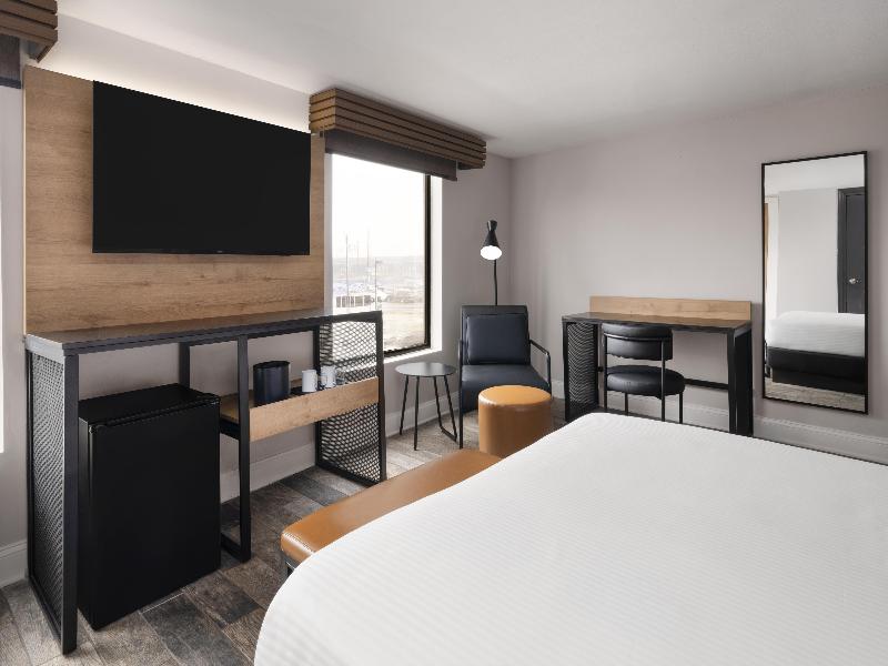 Aiden by Best Western Newark Airport image