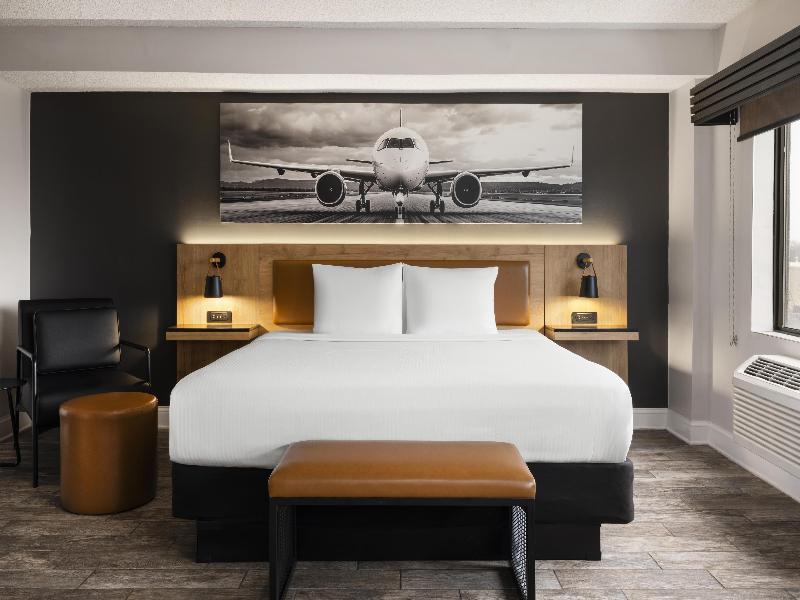 Aiden by Best Western Newark Airport image