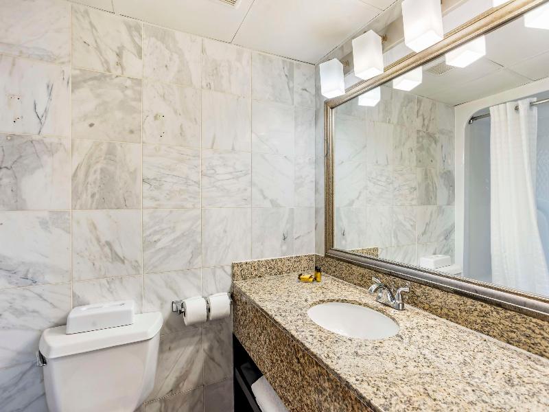 Aiden by Best Western Newark Airport image