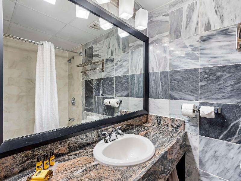 Aiden by Best Western Newark Airport image