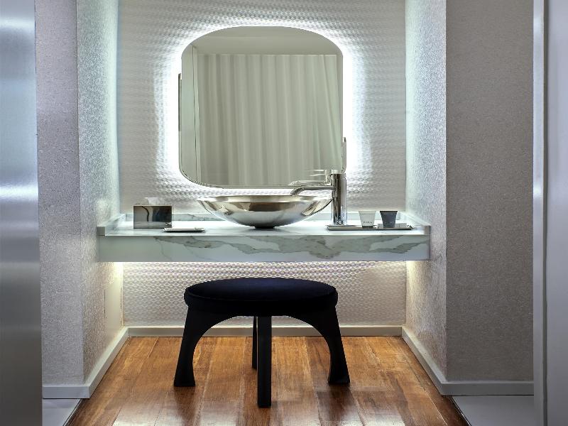 The Valorian Los Angeles, Curio Collection Hilton image