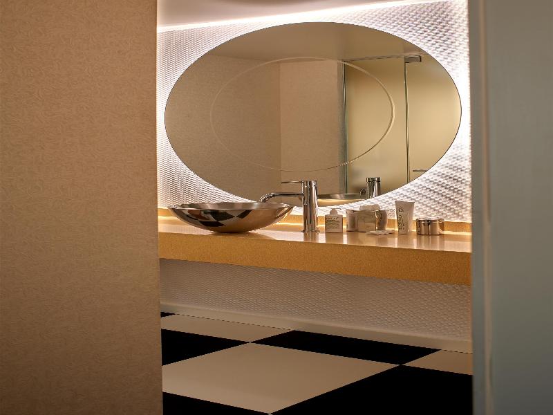 The Valorian Los Angeles, Curio Collection Hilton image