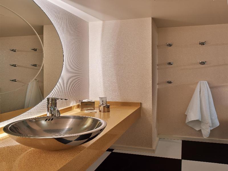 The Valorian Los Angeles, Curio Collection Hilton image