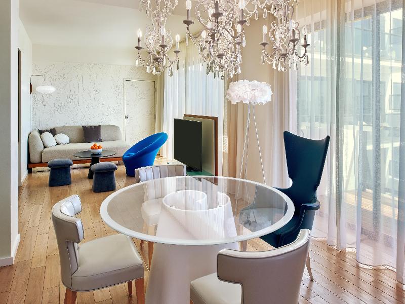 The Valorian Los Angeles, Curio Collection Hilton image