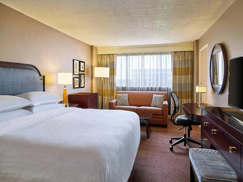 Sheraton Houston North image