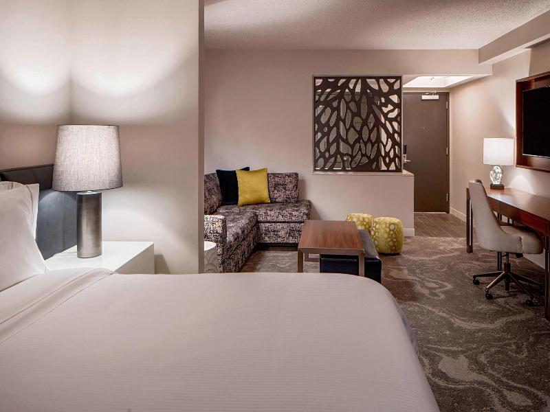 The Westin Oaks Houston at the Galleria image