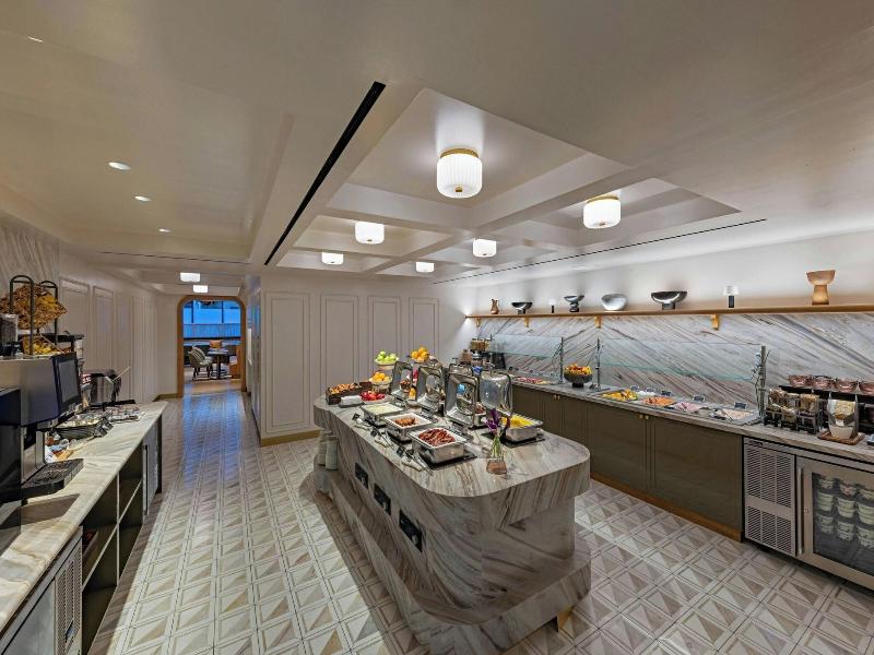 JW Marriott Essex House New York image