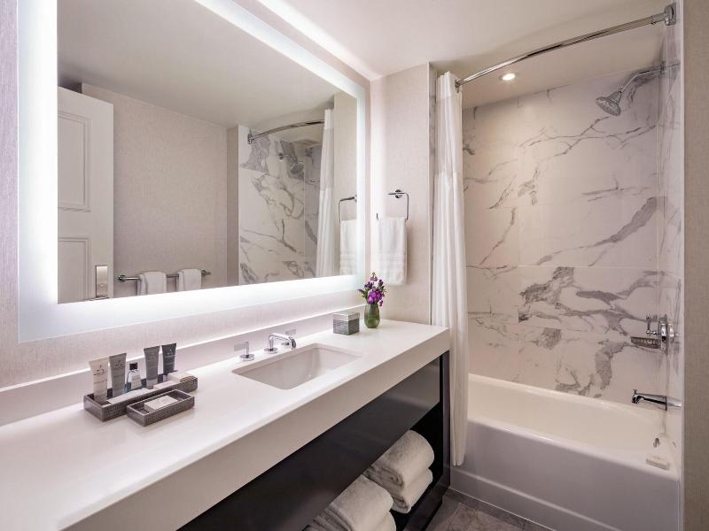 JW Marriott Essex House New York image