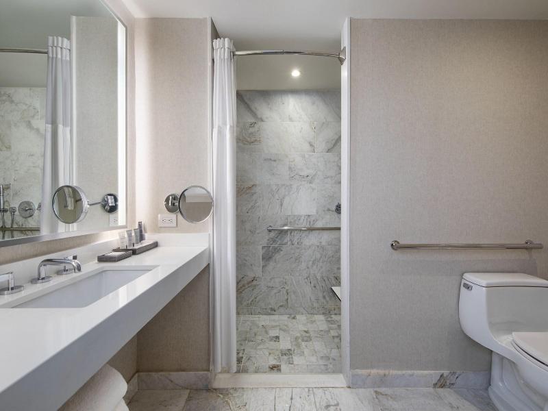 JW Marriott Essex House New York image