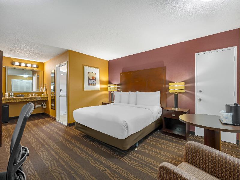 Best Western Plus Stovall'S Inn image