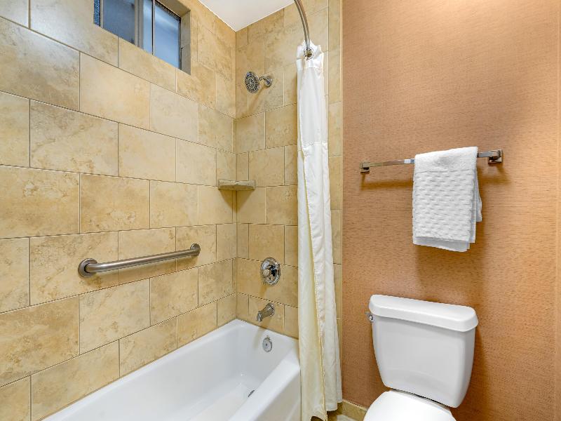 Best Western Plus Stovall'S Inn image