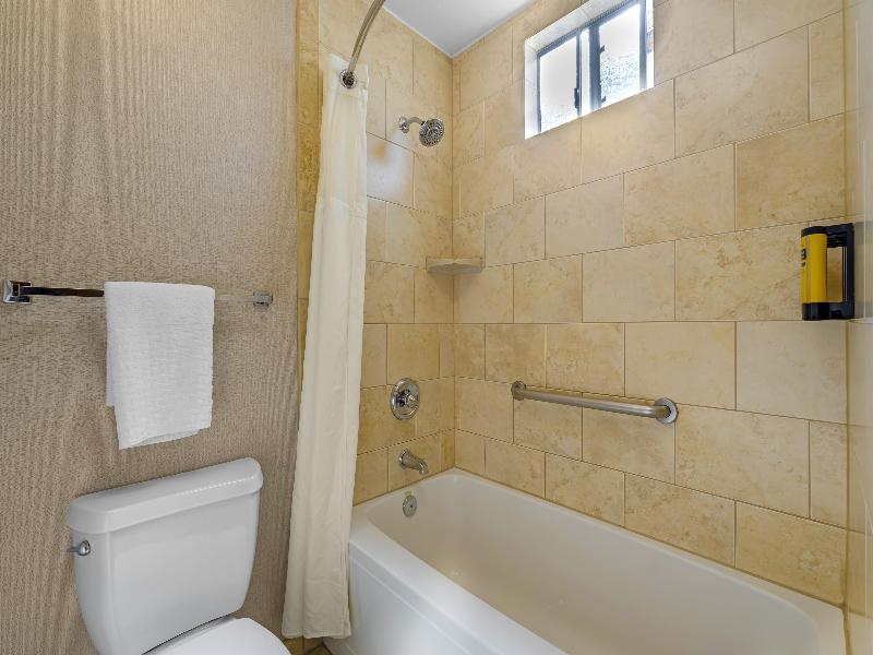 Best Western Plus Stovall'S Inn image