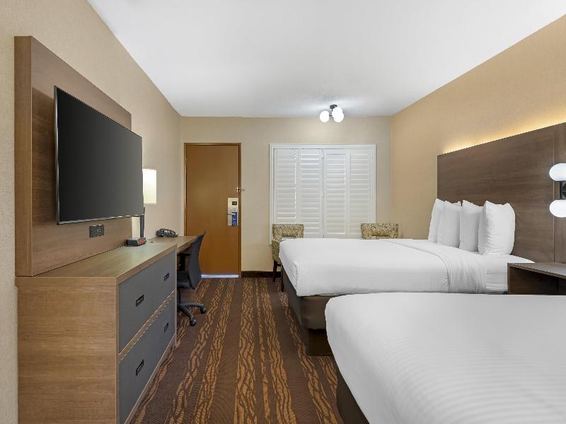 Best Western Plus Stovall'S Inn image
