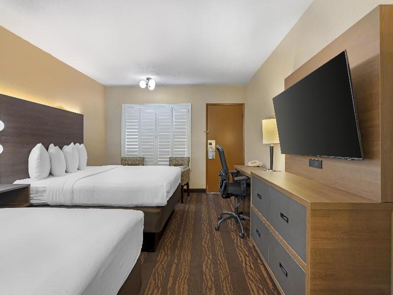 Best Western Plus Stovall'S Inn image
