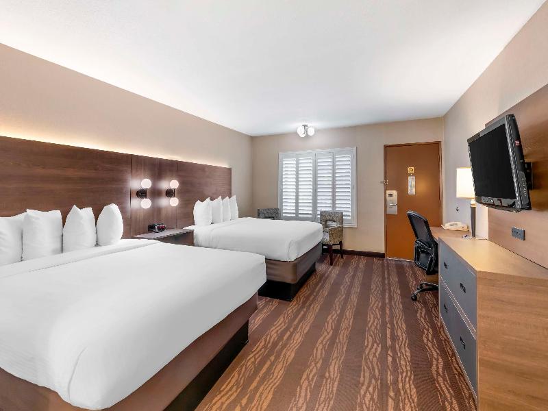 Best Western Plus Stovall'S Inn image