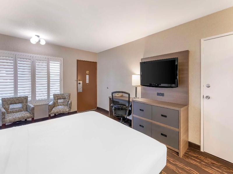 Best Western Plus Stovall'S Inn image