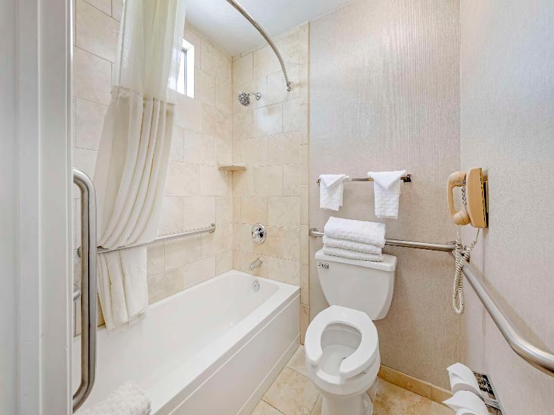Best Western Plus Stovall'S Inn image