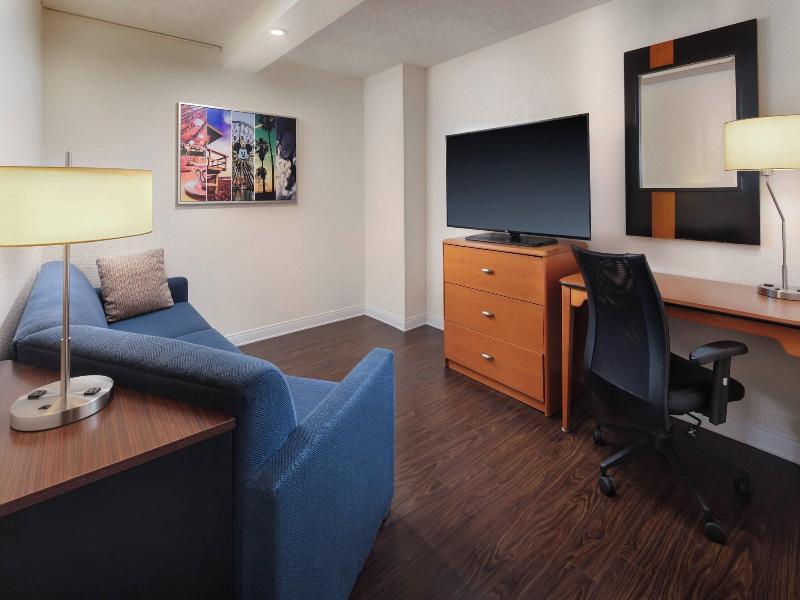 Fairfield Inn Anaheim Resort image