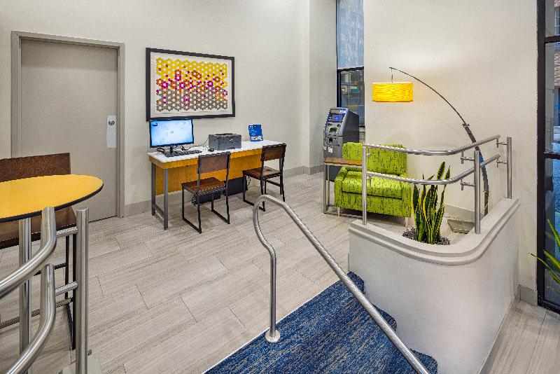 Holiday Inn Express & Suites Atlanta Downtown