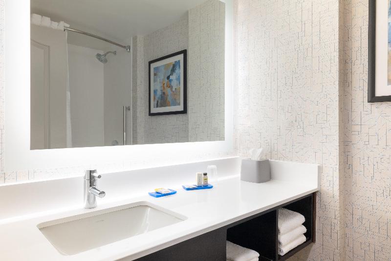 Holiday Inn Express & Suites Boston - Cambridge photo 22